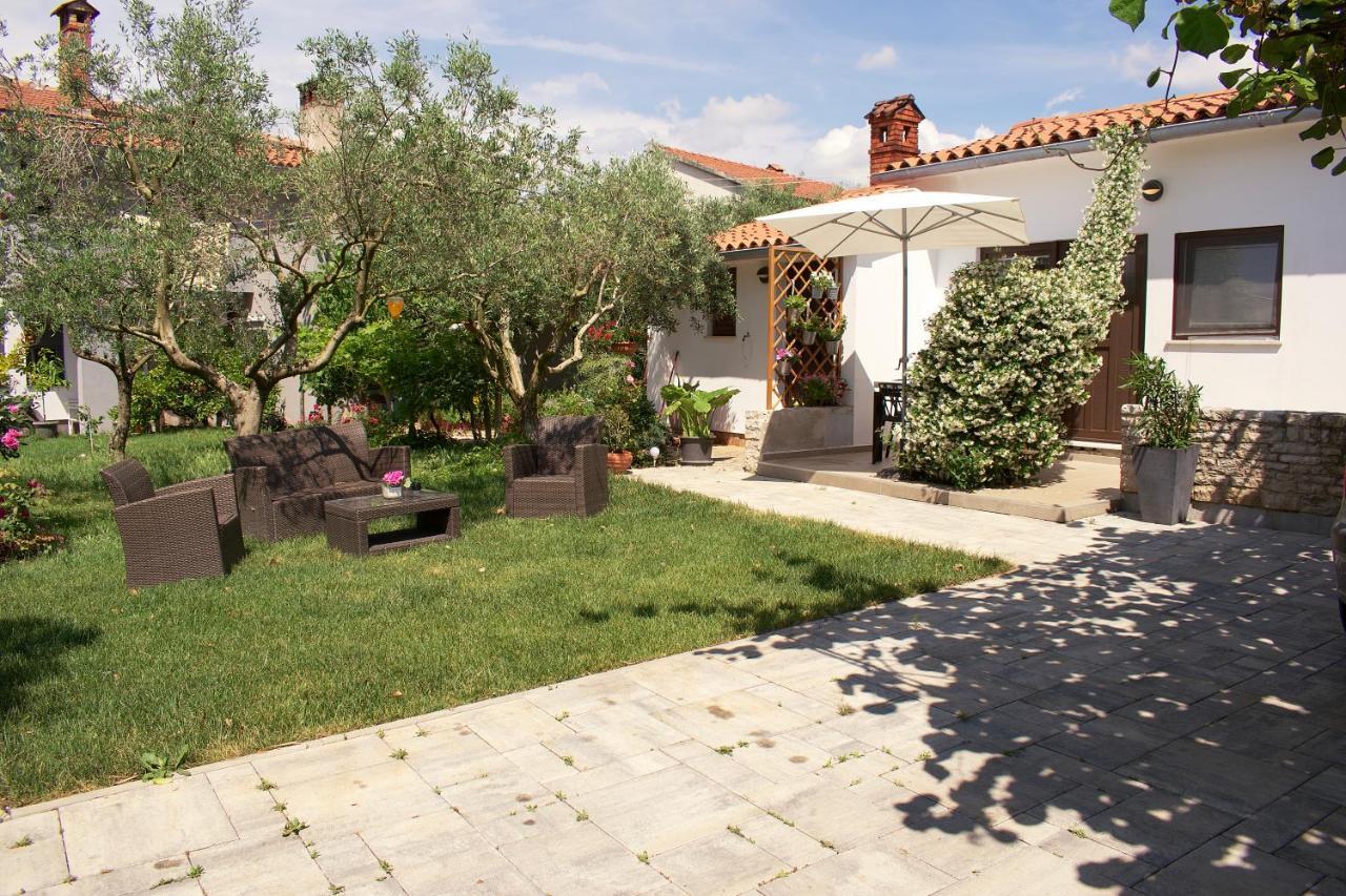 Wine Garden Holiday Home Pula Exterior photo